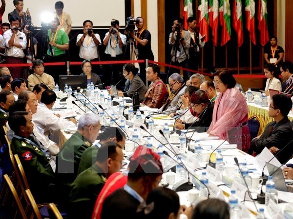 Myanmar signs peace accord with 8 armed groups - ảnh 1